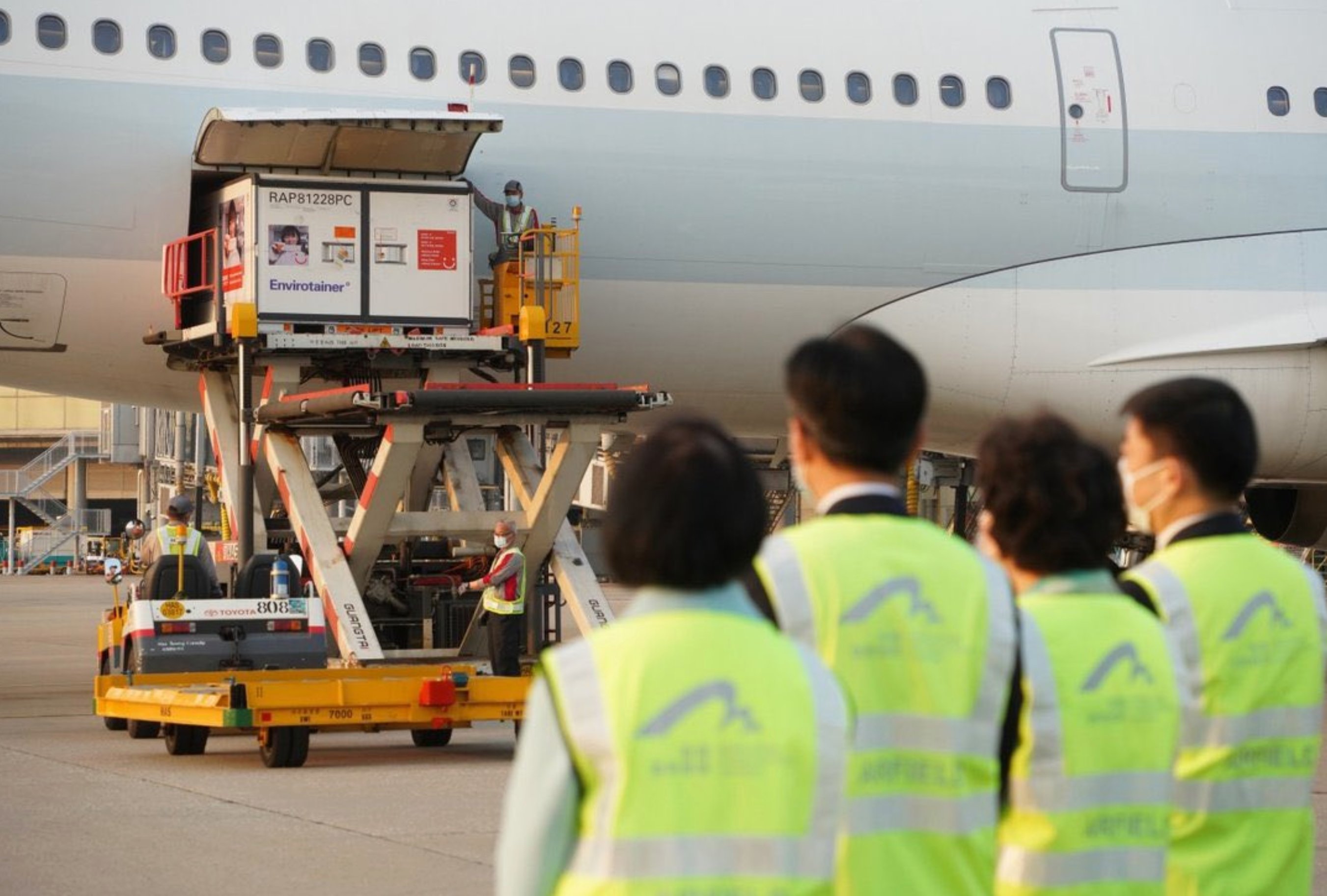 Foto: Cortesía Ebrard: 200 mil dosis de vacunas anticovid de Sinovac llegan mañana; ya salieron de Hong Kong