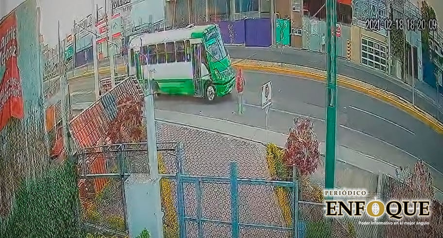 Foto: Cortesía Hombre cae del transporte público; conductor prefiere pasarle encima para huir del lugar (Video)