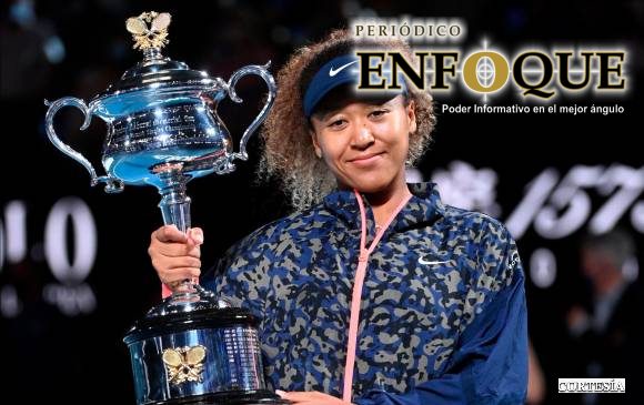 La joven tenista Naomi Osaka obtiene su cuarto trofeo de Grand Slam.