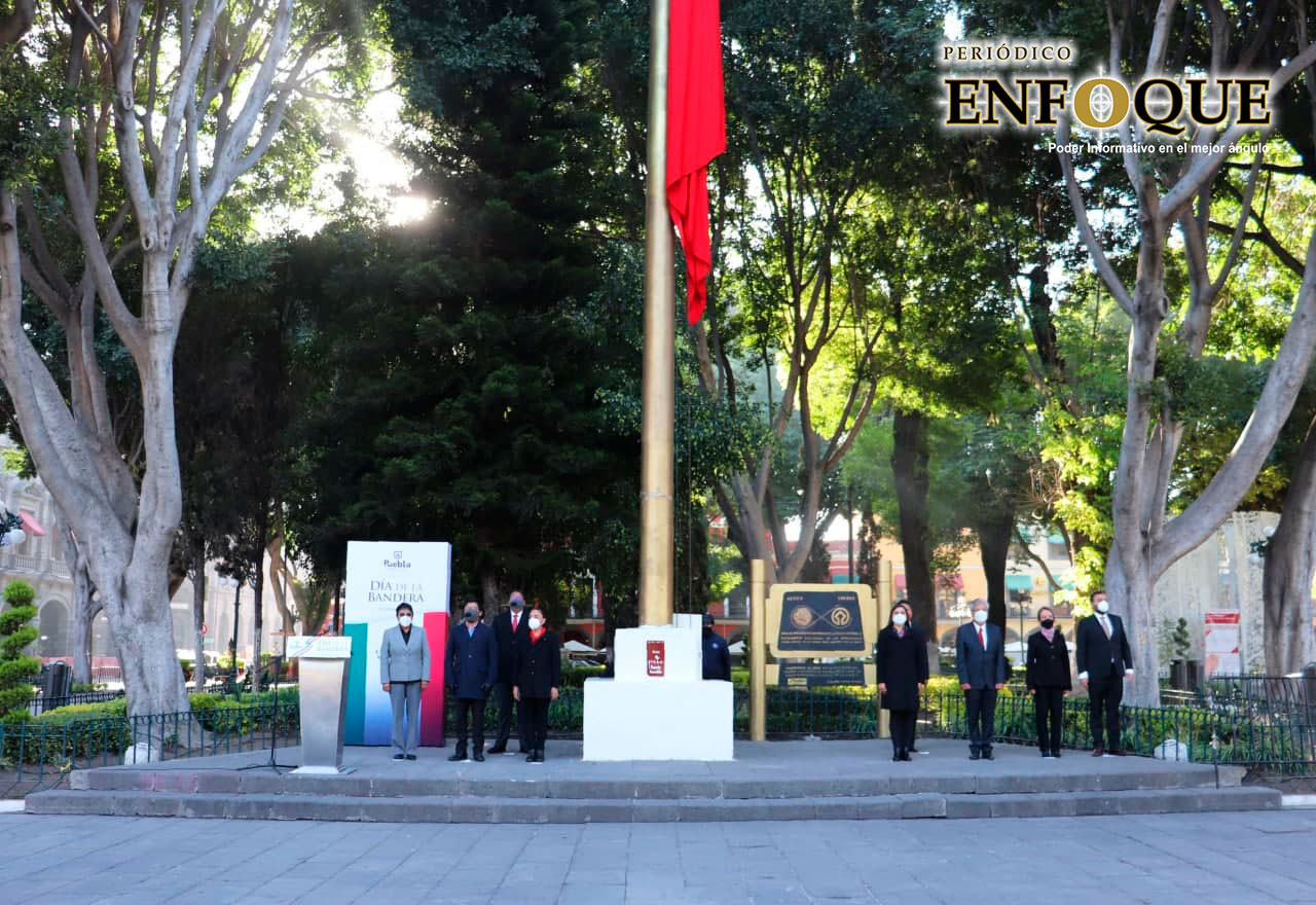 Foto: Cortesía Rivera Vivanco encabeza ceremonia del Día de la Bandera