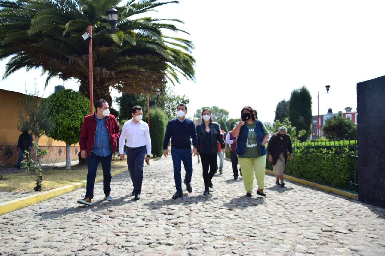 Foto: Cortesía Continúa Arriaga Lila entregando apoyos y acciones de sanitización por pandemia en Cholula
