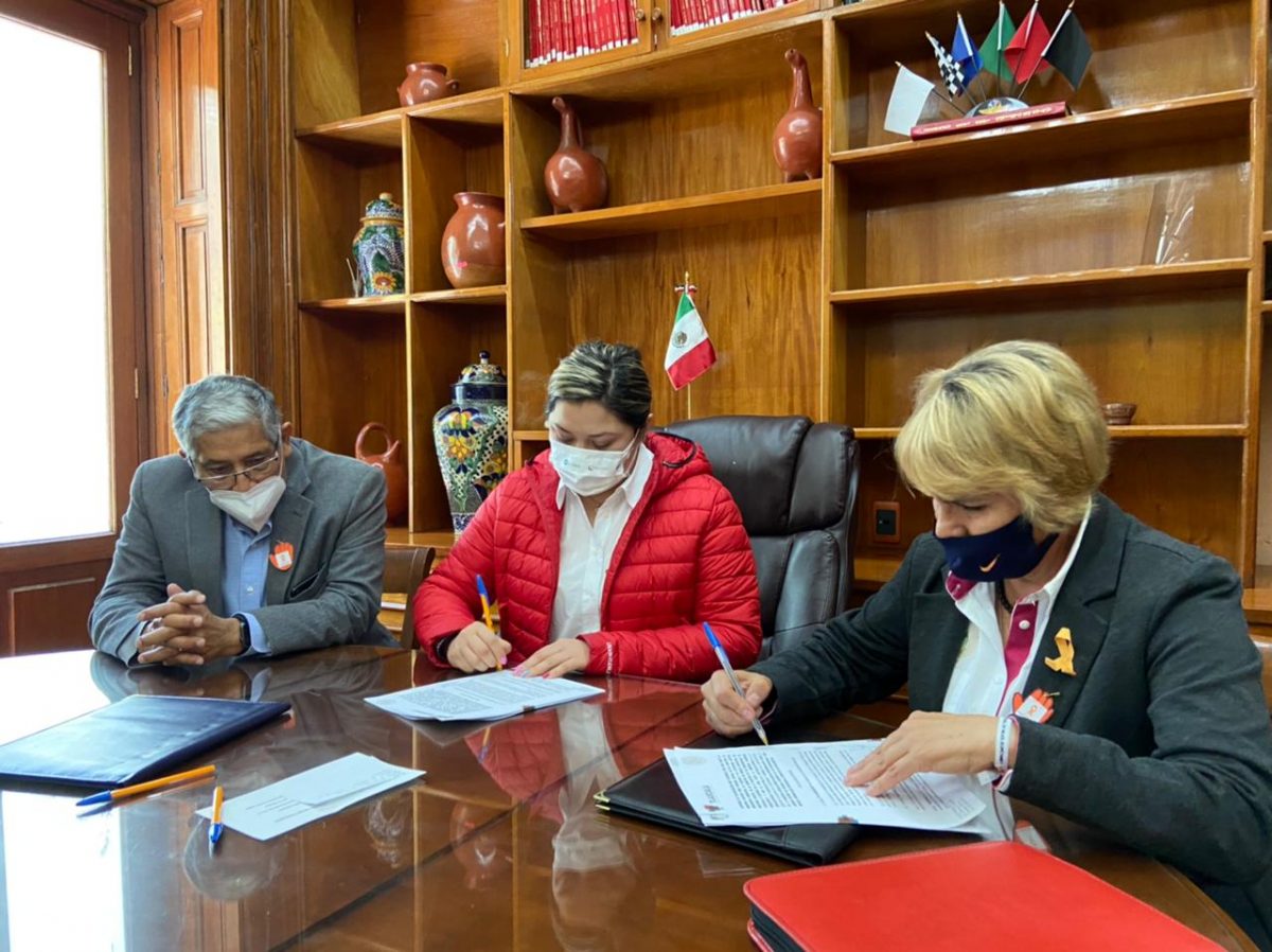 Foto: Cortesía Firman convenio de colaboración Ayuntamiento de Tlaxcala y AJUPAZ