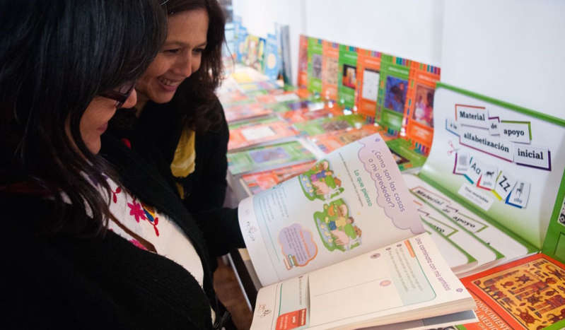 Por: Cortesía SEP entrega ‘diploma’ sin valor a maestros que rediseñaron libros sin pago económico