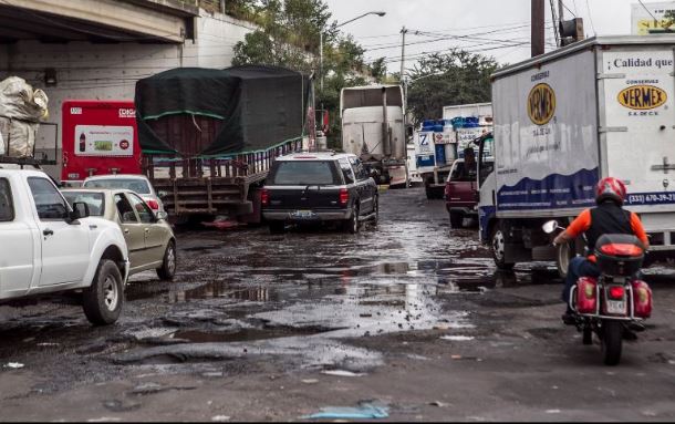 Este es el plan de AMLO para reparar los baches en el país