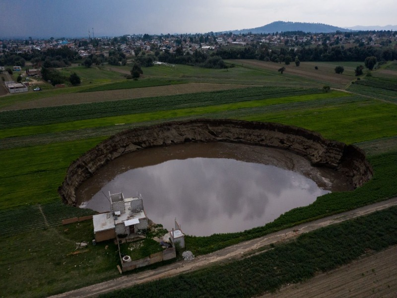 Desestima Barbosa informe de Conagua sobre orígen del socavón; "solamente llegaron a hacer una inspección ocular"