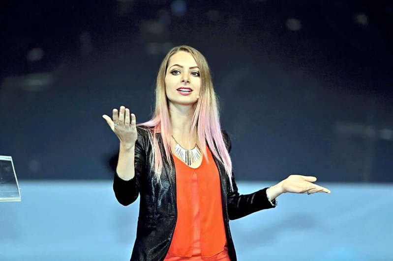 Por: Cortesía Pide Sheinbaum a fiscal recibir a mamá de YosStop
