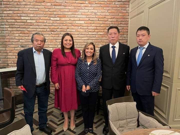 Por: Cortesía Sorprende encuentro de Lorena Cuéllar con embajada de Corea