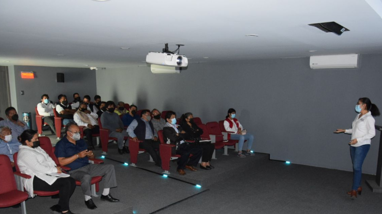 Por: Cortesía Taxistas de San Pedro Cholula se capacitan para colaborar en el Turismo del Municipio