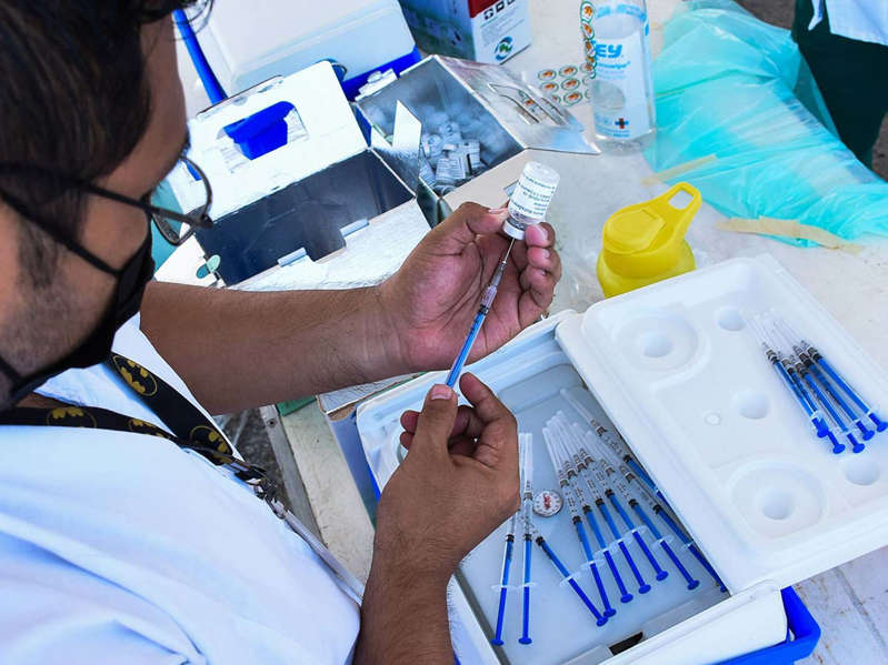 Por: Cortesía Cofepris libera cuatro lotes de vacunas contra covid-19 envasadas en México