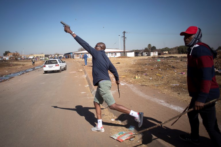 Por: Cortesía La violencia en Sudáfrica ya cobró la vida de 212 personas