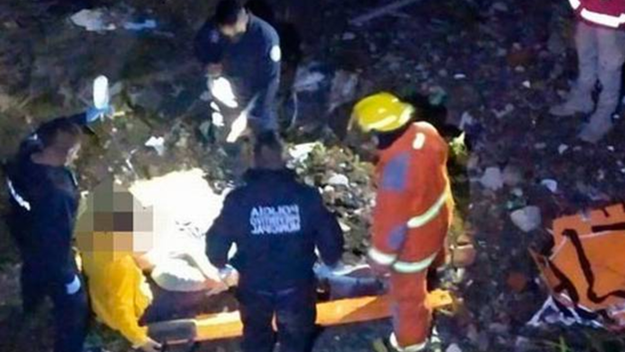 Por: Cortesía Joven es rescatado por bomberos traes caer en una barranca en Cuautlancingo