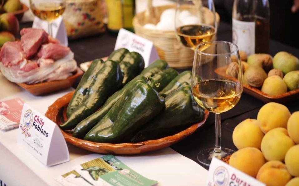 Amozoc participará con cazuelas y platos de talavera en el Festival Itinerante de Chile en Nogada 