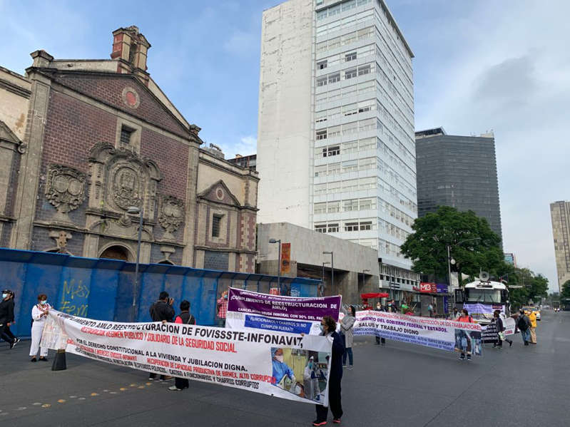 Por: Cortesía Marchan Trabajadores de la salud en CDMX; piden basificaciones