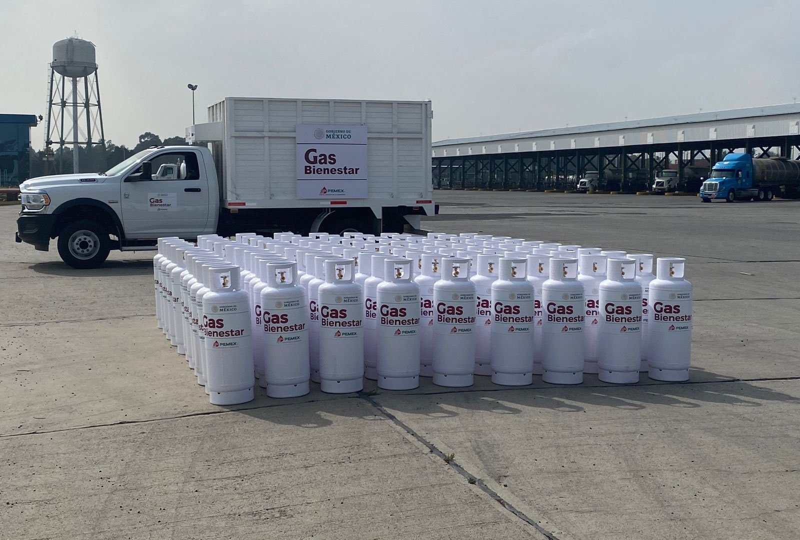 Por: Cortesía En dos meses comenzará la distribución de Gas Bienestar en CDMX: ya tenemos terrenos y logo dice AMLO