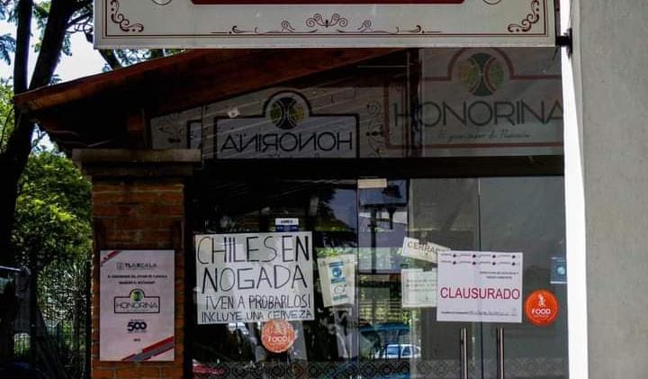 Por: Cortesía Cierran restaurante de ganadora de Máster Chef por tirar desperdicios al Zahuapan