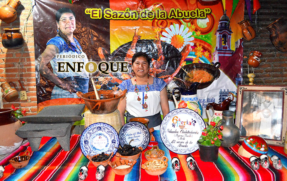 Por: Jorge Huerta "El Lobo Dj" “El Sazón De La Abuela”, tradición de Mole poblano en San Lucas Atzala, Calpan, Puebla. Julio de 2021
