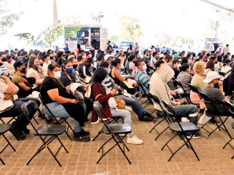 Centennials saturan módulos en cuatro estados