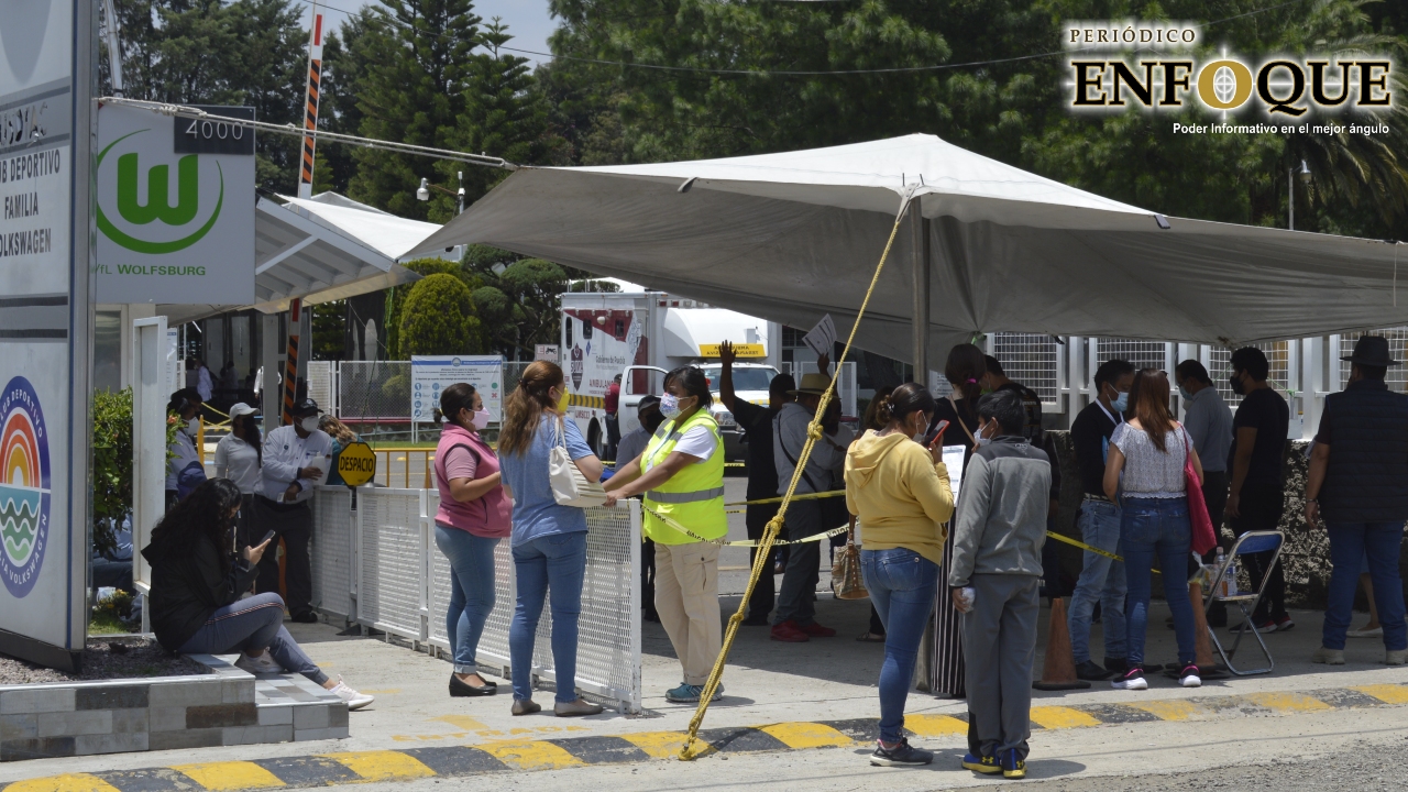 Por: Enfoque A pesar de un retraso se ha podido ejecutar sin percances en Cholula la semana de vacunación para “treintañeros” contra el COVID-19