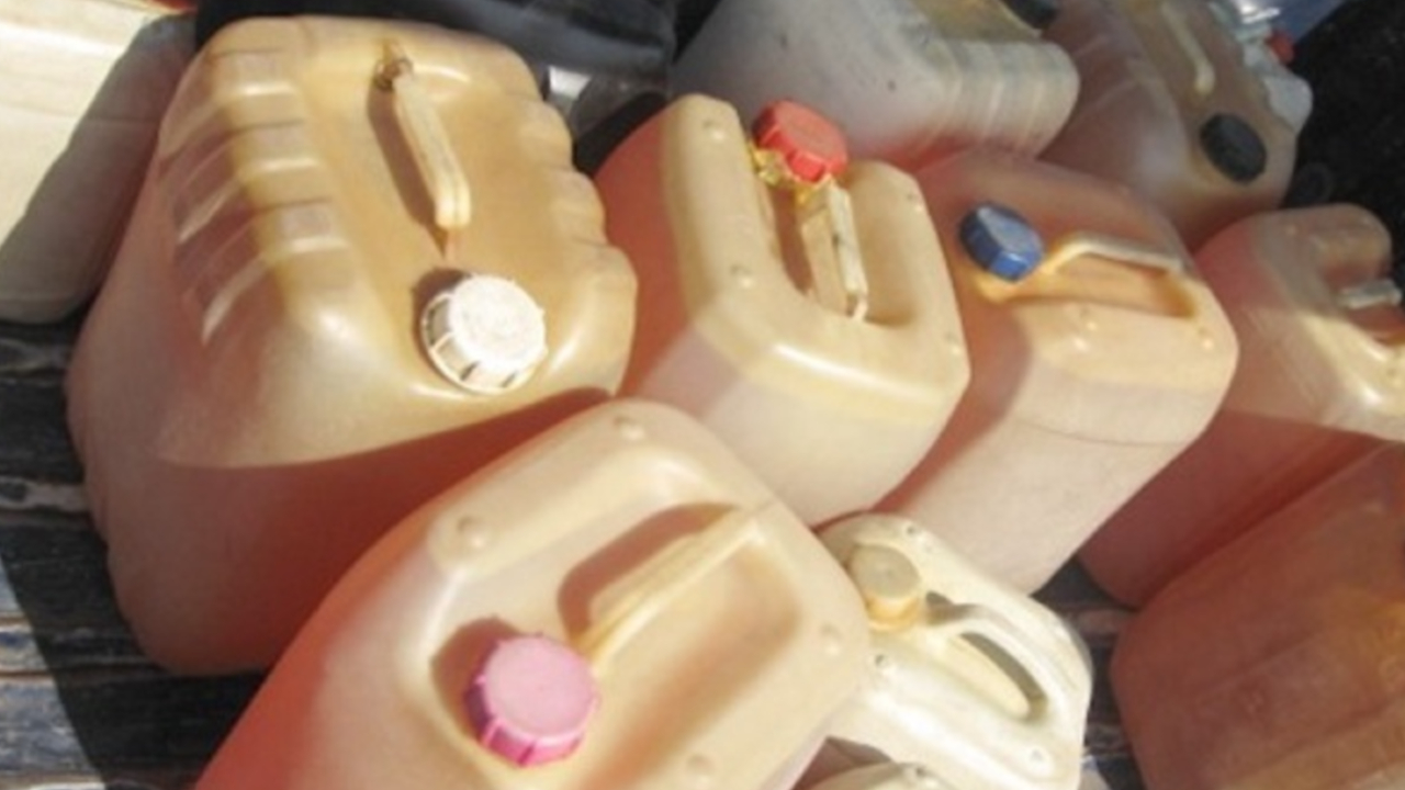 Detienen en Cuautlancingo a presuntos vendedores ilícitos de combustible