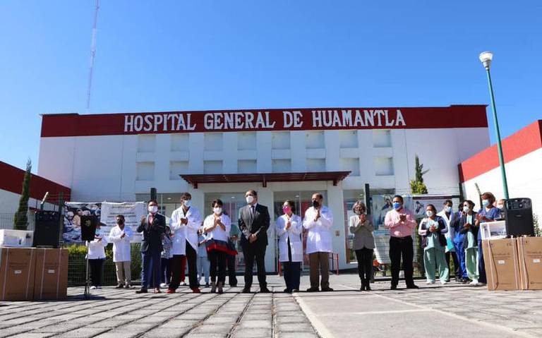 Por: Cortesía En hospital de Huamantla alcalde entrega concentradores de oxigeno para pacientes de Covid