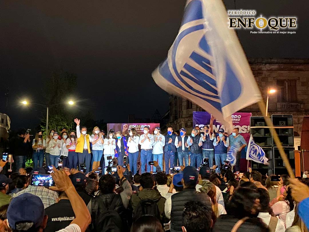 Por: Cortesía Celebra Eduardo Rivera Pérez su victoria en el Paseo Bravo