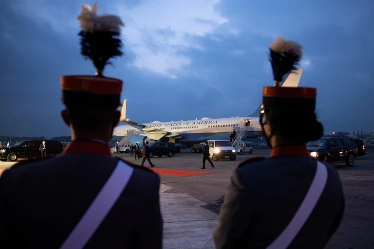 Por: Cortesía Susto en el avión de Kamala Harris: su vuelo a Guatemala debió regresar a EEUU por un problema técnico