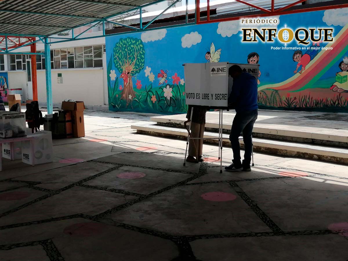 Por: Marisol O Amplia participación en Amozoc con largas filas en las casillas electorales