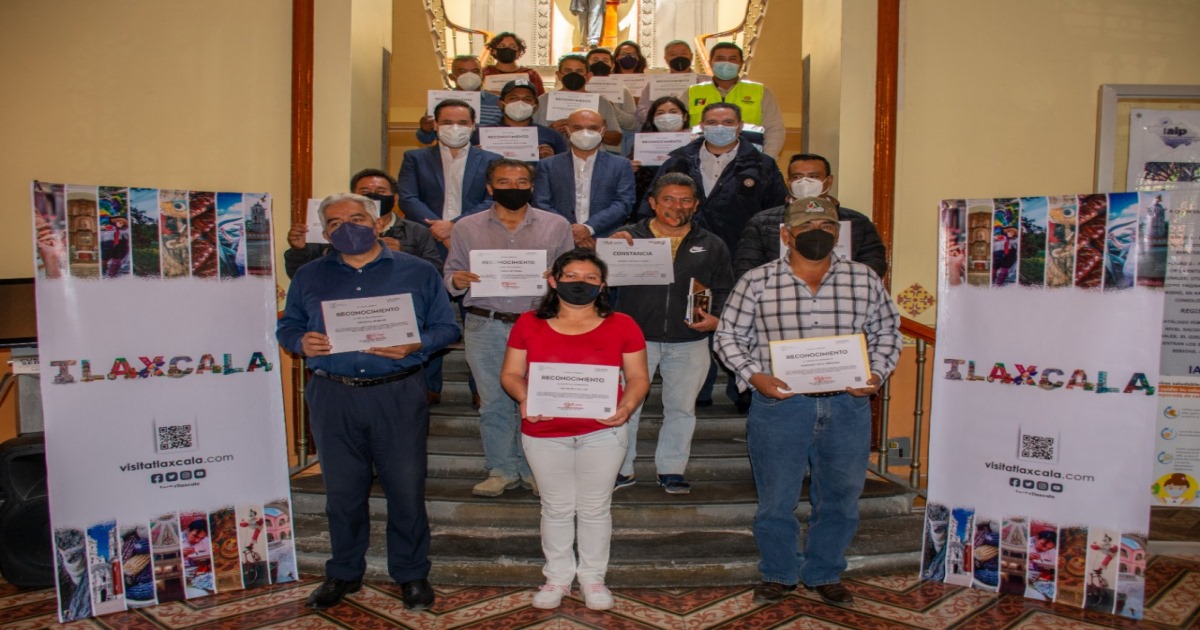 Por: Cortesía Entrega SECTURE constancias de capacitación en medidas sanitarias a centros de avistamiento de luciérnagas