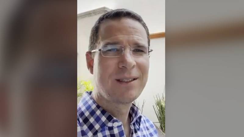 Por: Cortesía Anaya responde a AMLO: ‘Permiso concedido para su caguama. Yo me tomo una Victoria en la CDMX’