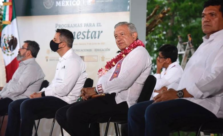 “Me dio mucho gusto hablar otra vez con la gente”: AMLO tras retraso en reunión