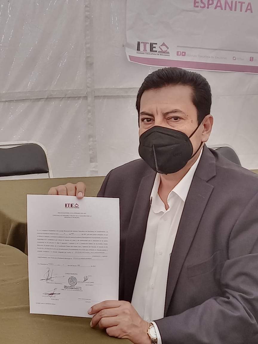 Por: Cortesía Jesús Rolando Pérez Saavedra recibe constancia de mayoría para Ixtacuixtla