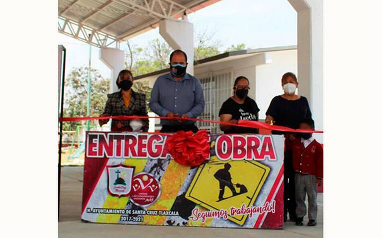 Por: Cortesía En Santa Cruz el presidente hizo entrega de la construcción de un techo en un jardín de niños.