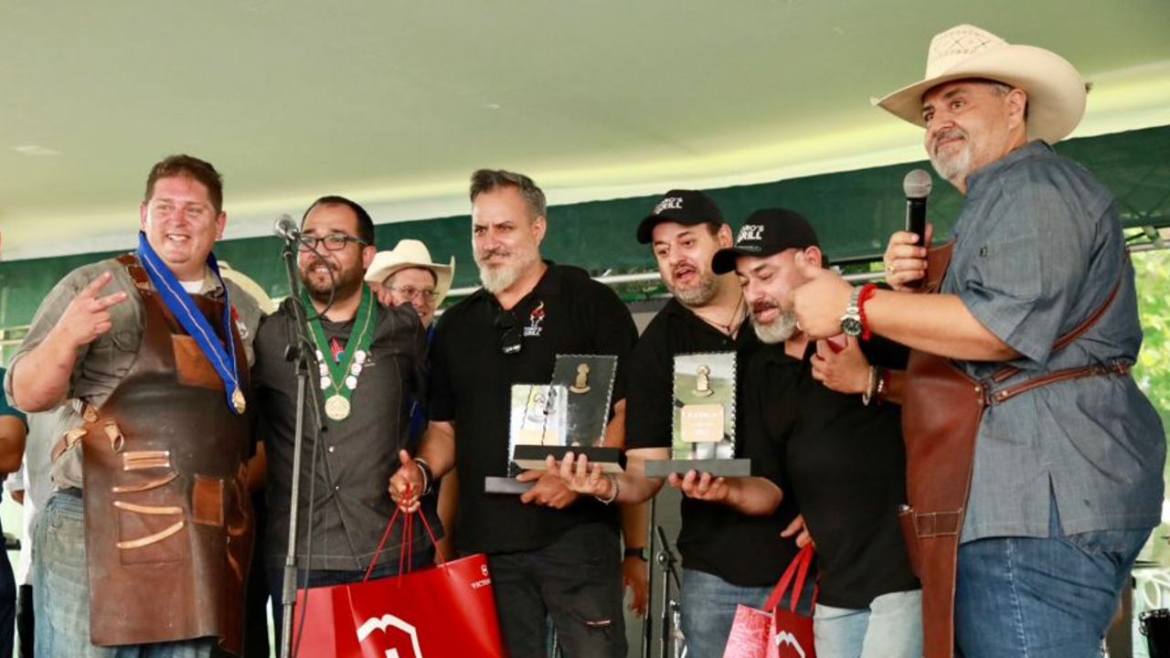 Por: Cortesía Ayuntamiento de San Andrés Cholula asegura que el Festival "Fiesta de Fuegos, entre Volcanes y Pirámides" fue todo un éxito