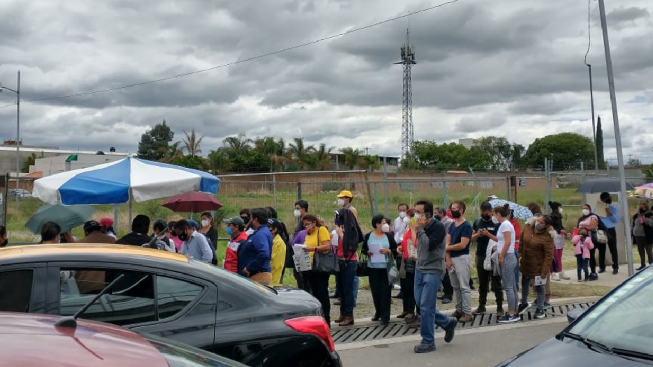 Con largas filas inició la Jornada de Vacunación contra el COVID a Adultos de 40 a 40 años en la Zona Conurbada de Puebla