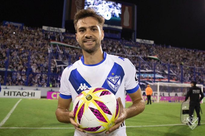 Por: Cortesía En Argentina hacen subasta para quedarse con un futbolista