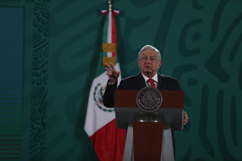 Por: Cortesía Seré perseverante para combatir corrupción e influyentismo: AMLO