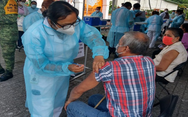 Por: Cortesía Mayores de 50 años recibirán desde este martes su segunda dosis contra el Covid-19 en Puebla capital