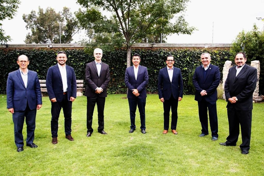 Por: Cortesía Eduardo Rivera Pérez se reúne con rectores de universidades de Puebla para ampliar colaboración