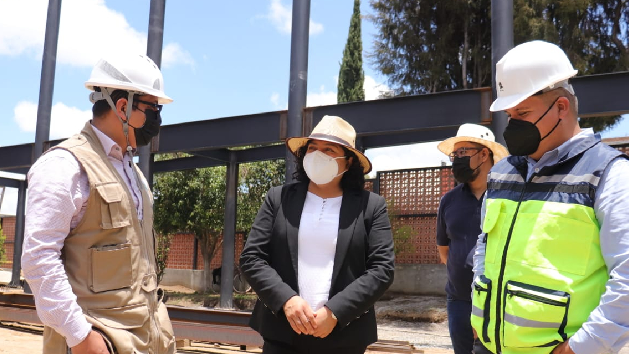 Por: Cortesía Karina Pérez Popoca supervisó las obras de la SEDATU en el municipio