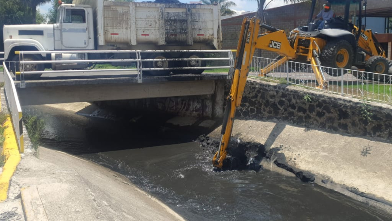 Por: Cortesía Ayuntamiento de San Pedro Cholula reparó distintas fugas de agua y desazolvó el Río Rabanillo