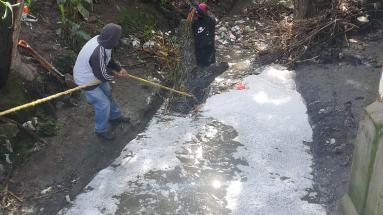 Por: Cortesía Gobierno de San Pedro Cholula continúa efectuando labores de limpieza en el Río Rabanillo