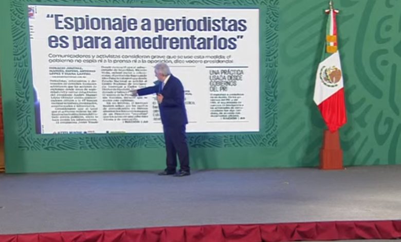 Por: Cortesía AMLO estrena “¿Quién es quién? en fake news” con El Universal y niega espionaje a periodistas