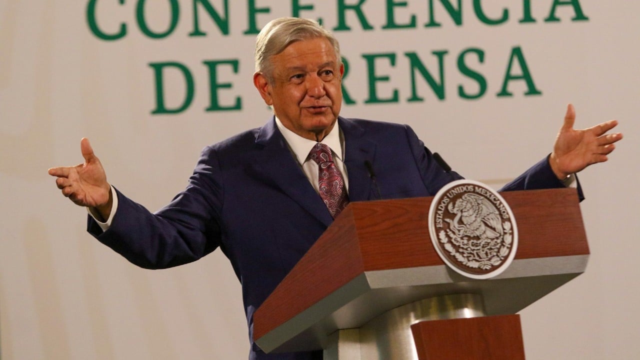 Por: Cortesía AMLO recibirá pensión para adultos mayores: “No es sólo para los pobres”