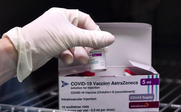 Por: Cortesía Vacuna Vaxzevria de AstraZeneca es 'altamente eficaz' ante variantes Beta y Delta