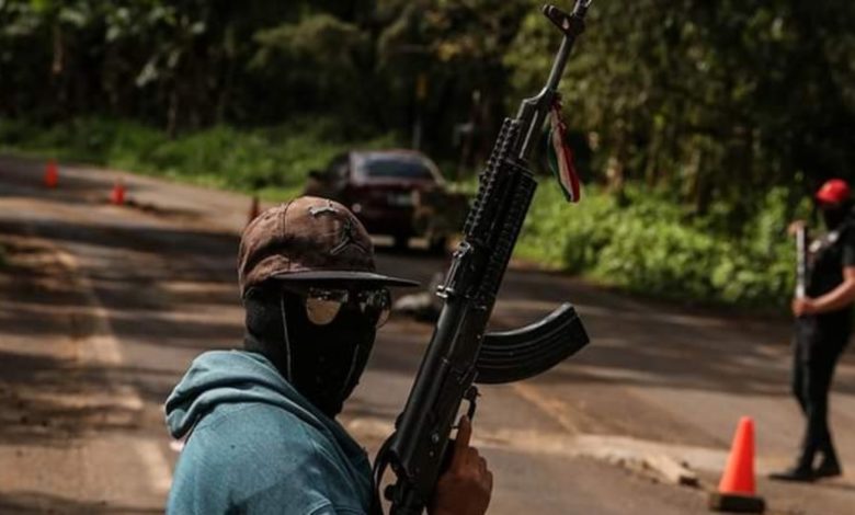 Por: Cortesía AMLO desconfía y critica formación de autodefensa de campesinos en Michoacán