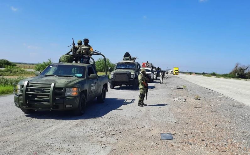 Tras desaparecidos y asaltos en carretera, militares blindan la Monterrey-Nuevo Laredo