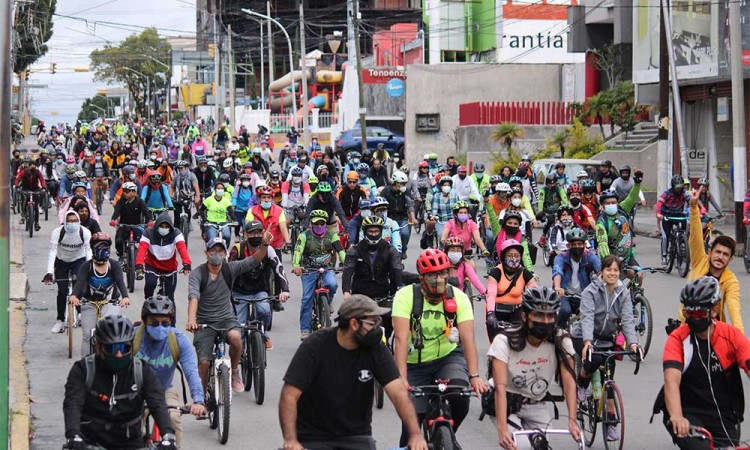 Por: Cortesía Ciclistas se manifiesta para exigir inclusión vial en Puebla