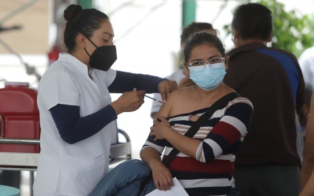 Por: Cortesía Cofepris autorizó aplicación de Sputnik y CanSino en Puebla, afirma secretario de Salud