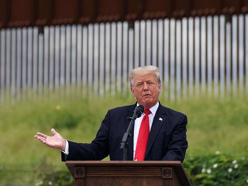 Por: Cortesía Trump visita la frontera con México; afirma que es 'muy peligrosa'