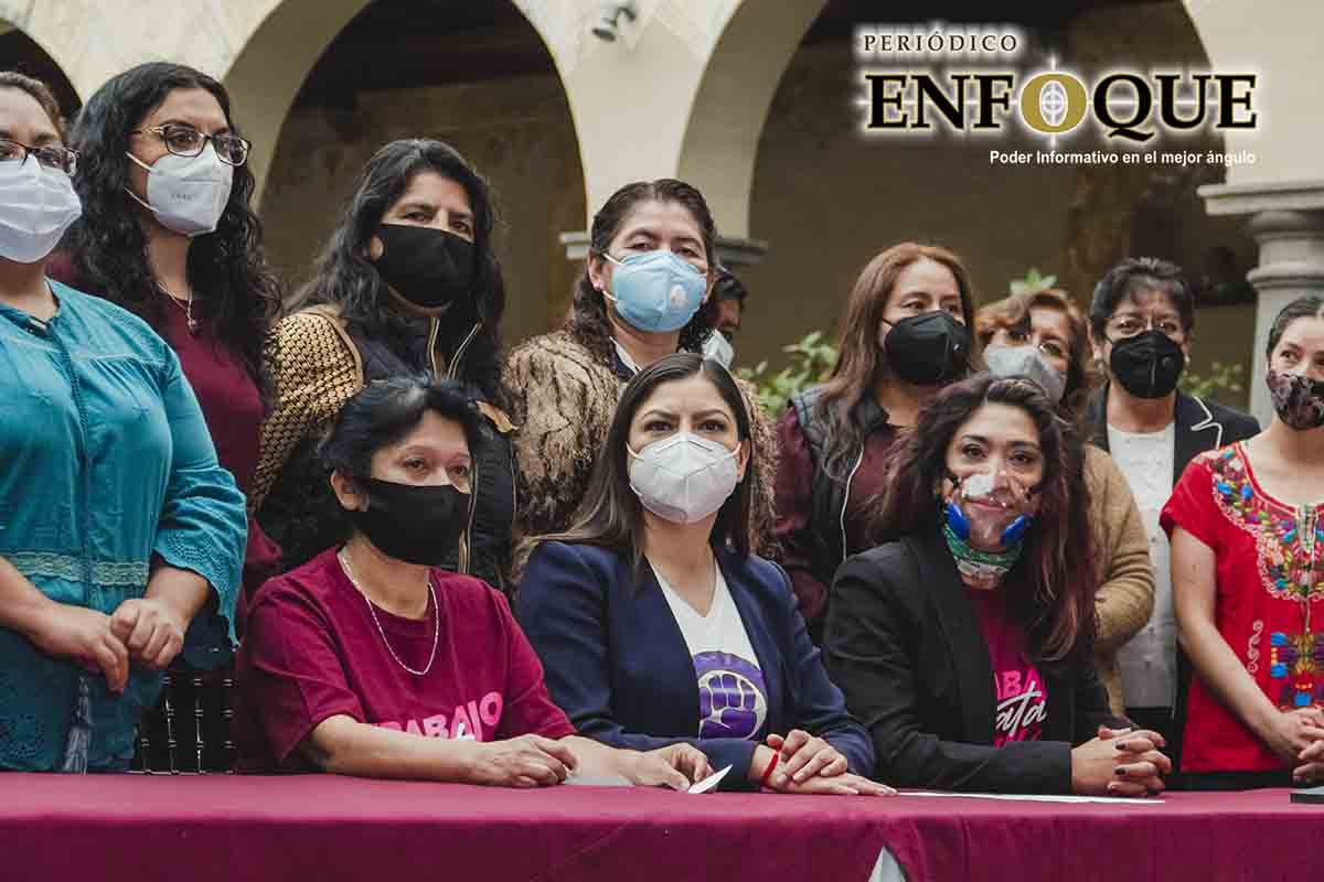 La participación de la mujer en la vida política es un derecho, no una cuota: Rivera Vivanco